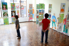 Obras produzidas pelos alunos do Centro Juvenil de Artes Plásticas (CJAP) estão em exposição. A mostra apresenta pinturas, desenhos, esculturas, entre outras técnicas, feitas pelas turmas do segundo semestre de 2013. Curitiba, 25 de março de 2014Foto: Kraw Penas/SECC
