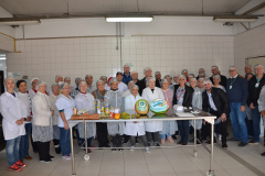 O Banco de Alimentos da Ceasa de Curitiba deve ter suas atribuições ampliadas, com vistas a garantir melhor aproveitamento dos produtos não comercializados pelos atacadistas.
A proposta é agregar valor, com produção de molhos e doces, por exemplo, e preparar os alimentos para que tenham maior durabilidade. “Temos que evoluir”, disse o secretário de Estado da Agricultura e do Abastecimento, Norberto Ortigara. Foto: Divulgação/SEAB