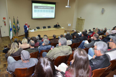 Os próximos 10 anos projetam avanços na agropecuária brasileira e paranaense consolidando o Brasil como grande fornecedor de alimentos para o mundo.  A projeção é do especialista da Secretaria de Política Agrícola do Ministério da Agricultura, José Garcia Gasques, que esteve em Curitiba nesta quarta-feira (17) para falar sobre as projeções para o setor agropecuário brasileiro para os próximos 10 anos. Foto: Divulgação/SEAB