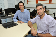 Os pesquisadores Sylvio Barbon Junior e Bruno Bogaz Zarpelão, ambos do Departamento de Ciência da Computação, estarão em Abu Dhabi, no próximo dia 14. Foto: Divulgação/UEL