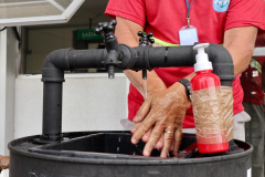 Novos equipamentos reforçam higiene dos trabalhadores portuários. Foto: Claudio Neves