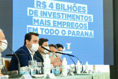 O governador Carlos Massa Ratinho Junior anunciou nesta quarta-feira (16) um programa de obras de infraestrutura que soma R$ 4 bilhões. Os projetos envolvem melhorias e modernização de rodovias, estradas rurais em todas as regiões do Paraná, além de um grande investimento no Litoral do Estado e na segurança pública.