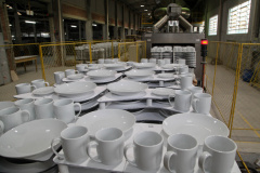 Porcelanas Germer. Criada em 1978, a fábrica emprega cerca de 500 pessoas e produz em média um milhão de peças por mês.Feito no Paraná. Foto: Ari Dias/AEN.