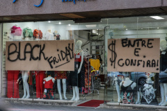 
Procon orienta consumidor sobre a Black Friday. Foto: Geraldo Bubniak/AEN
