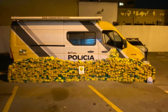 Ação aconteceu em São José dos Pinhais, na Região Metropolitana de Curitiba. Uma parte foi encontrada em um veículo e o motorista indicou o local onde estava o restante da droga. Foto: SESP