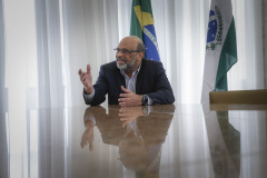 O Paraná, por meio do secretário René Garcia Junior, foi um dos signatários da solicitação enviada ao secretário especial da Receita Federal, José Barroso Tostes Neto. Foto: Jonathan Campos/AEN