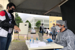 Nesta quarta-feira (7), a Universidade Estadual do Paraná (Unespar) aplicou, de forma gratuita, testes moleculares (RT-PCR) na comunidade universitária para detecção do novo coronavírus em pessoas assintomáticas.  -  Curitiba, 07/04/2021  -  Foto: Unespar