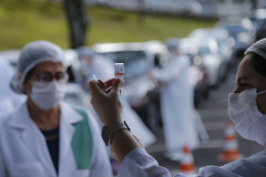 Paraná soma 1,9 milhão de doses aplicadas e 1,43 milhão de pessoas vacinadas   -  Curitiba, 19/04/2021  -  Foto: Jonathan Campos/AEN