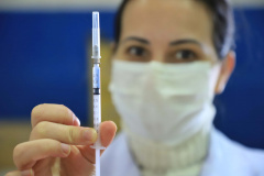 Secretaria da Saúde ressalta importância da segunda dose da vacina contra a Covid-19. Foto: José Fernando Ogura/AEN