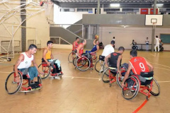 Curso de formação capacita treinadores na modalidade basquete em cadeira de rodas - Foto: UEL