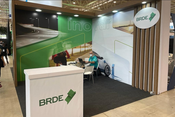 BRDE participa en Smart City Expo Curitiba con el equipo de prospección de nuevos negocios